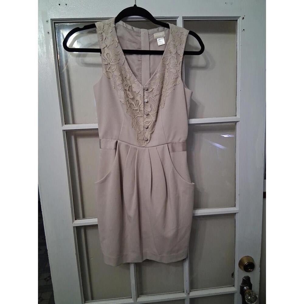 H&M Dress Women's Size 2 Beige Button Front Shirt Sleeveless Elegant Dress